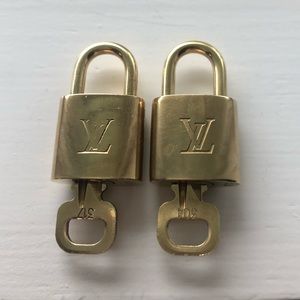 NEW LOUIS VUITTON PARIS LOCK